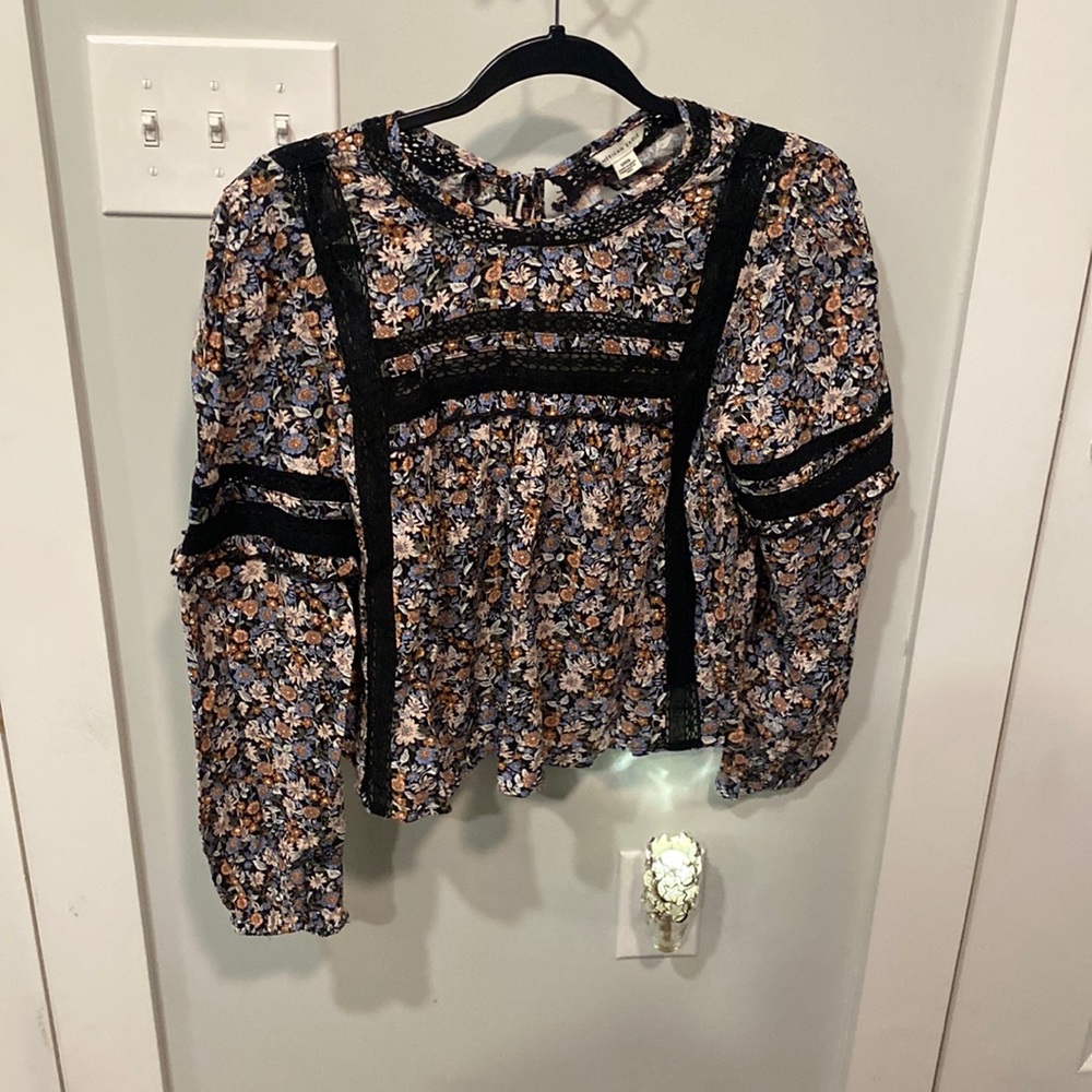 American eagle floral top